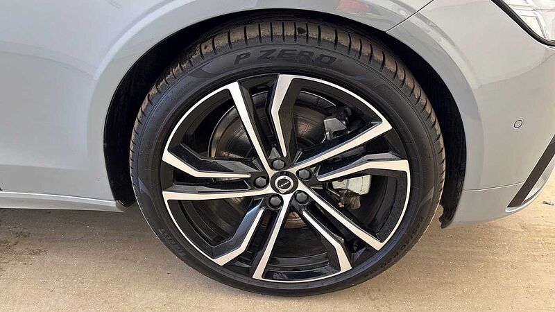 Volvo V90 Ultra, T8 AWD Plug-in hybrid, Electric/Petrol, Dark