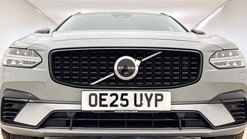 Volvo V90 Ultra, T8 AWD Plug-in hybrid, Electric/Petrol, Dark