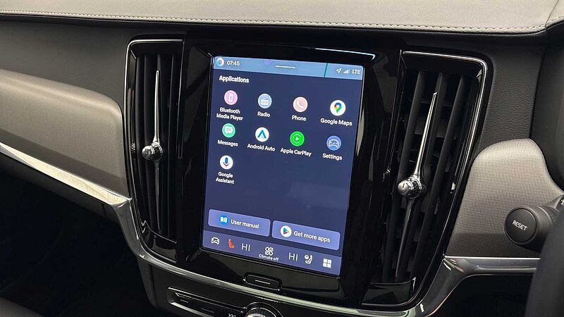Volvo V90 Ultra, T8 AWD Plug-in hybrid, Electric/Petrol, Dark