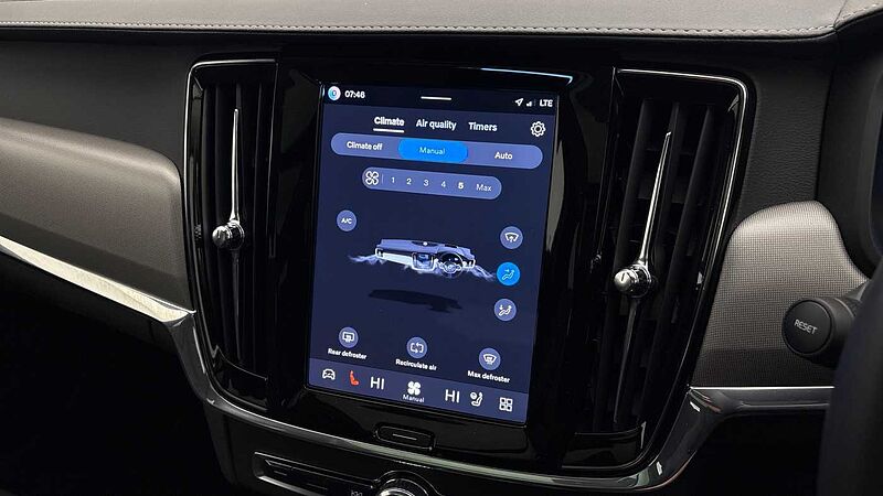 Volvo V90 Ultra, T8 AWD Plug-in hybrid, Electric/Petrol, Dark