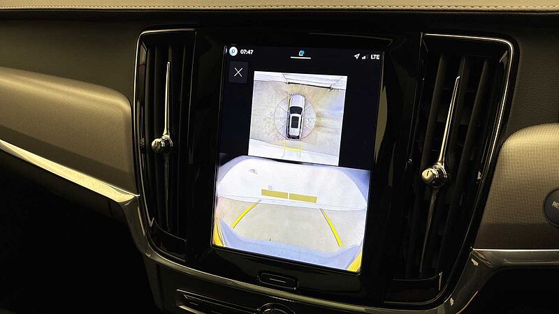 Volvo V90 Ultra, T8 AWD Plug-in hybrid, Electric/Petrol, Dark