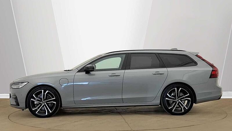 Volvo V90 Ultra, T8 AWD Plug-in hybrid, Electric/Petrol, Dark