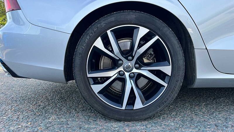 Volvo S60 2.0 B5P R DESIGN 4dr Auto