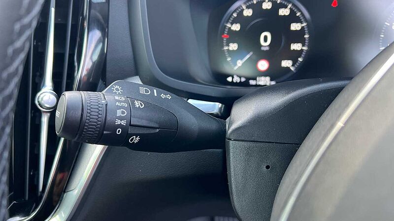 Volvo S60 2.0 B5P R DESIGN 4dr Auto