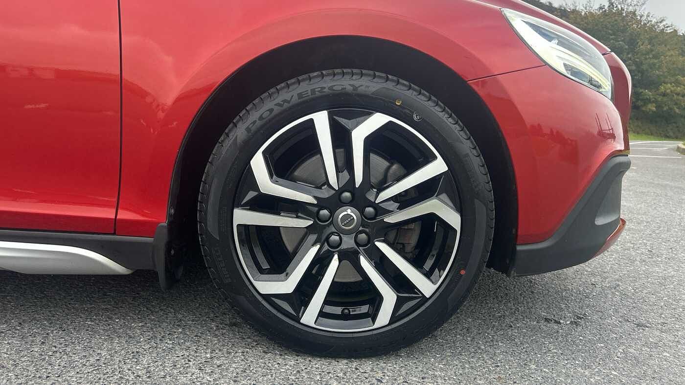 Volvo V40 Cross Country T3 Cross Country Pro (Full Leather, Rear Camera, DAB Radio)