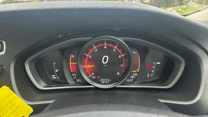 Volvo V40 Cross Country T3 Cross Country Pro (Full Leather, Rear Camera, DAB Radio)
