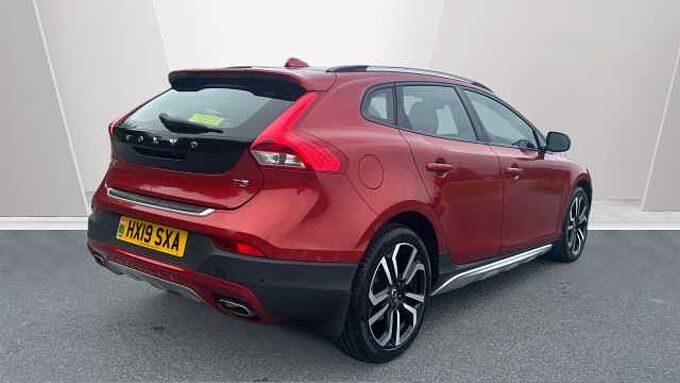 Volvo V40 Cross Country T3 Cross Country Pro (Full Leather, Rear Camera, DAB Radio)