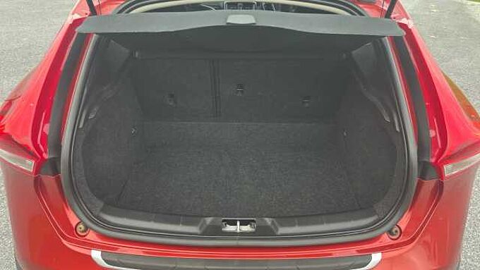 Volvo V40 Cross Country T3 Cross Country Pro (Full Leather, Rear Camera, DAB Radio)