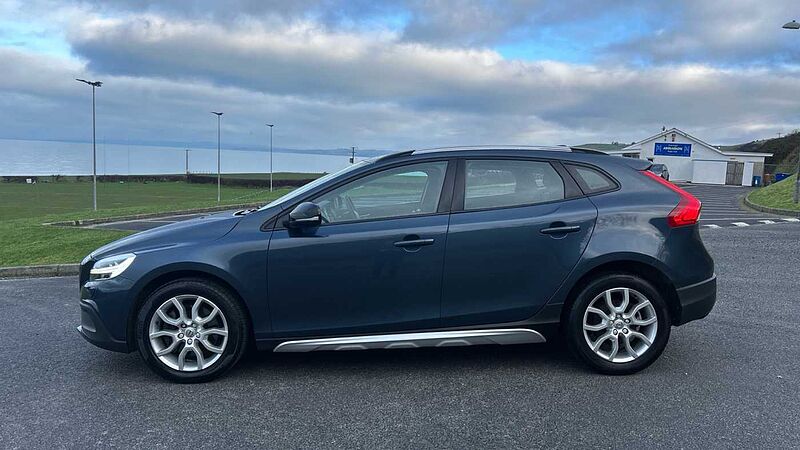 Volvo V40 Cross Country D2 Pro (Heated Seats, DAB Radio, Full Leather Interior)