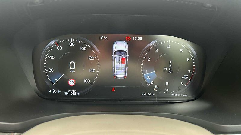 Volvo V60 Cross Country B5 AWD Cross Country (Rear Camera, Heated Seats, DAB Radio)