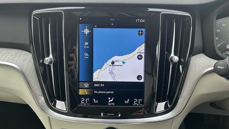 Volvo V60 Cross Country B5 AWD Cross Country (Rear Camera, Heated Seats, DAB Radio)