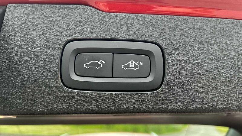 Volvo V60 Cross Country B5 AWD Cross Country (Rear Camera, Heated Seats, DAB Radio)