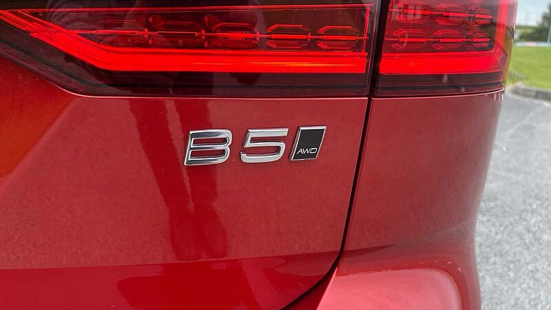 Volvo V60 Cross Country B5 AWD Cross Country (Rear Camera, Heated Seats, DAB Radio)