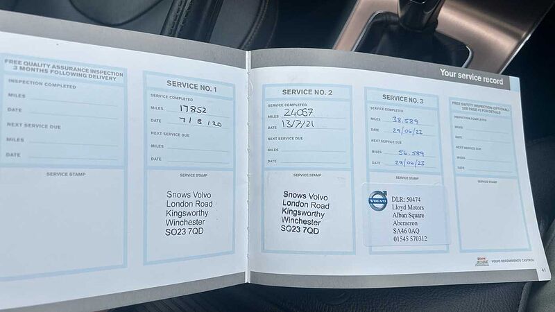 Volvo V40 Cross Country T3 Cross Country Pro (Full Leather, Rear Camera, DAB Radio)