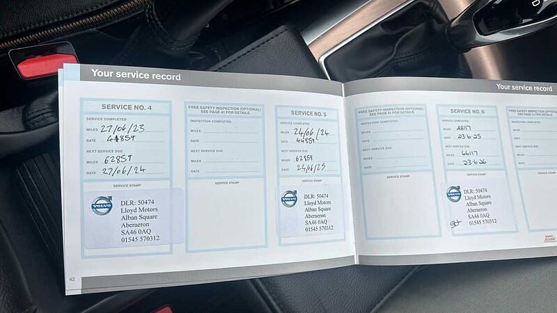 Volvo V40 Cross Country T3 Cross Country Pro (Full Leather, Rear Camera, DAB Radio)