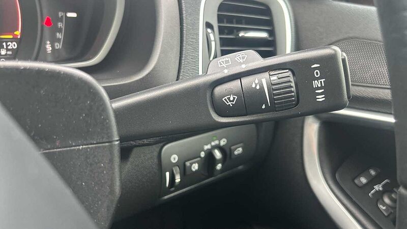 Volvo V40 Cross Country T3 Cross Country Pro (Full Leather, Rear Camera, DAB Radio)