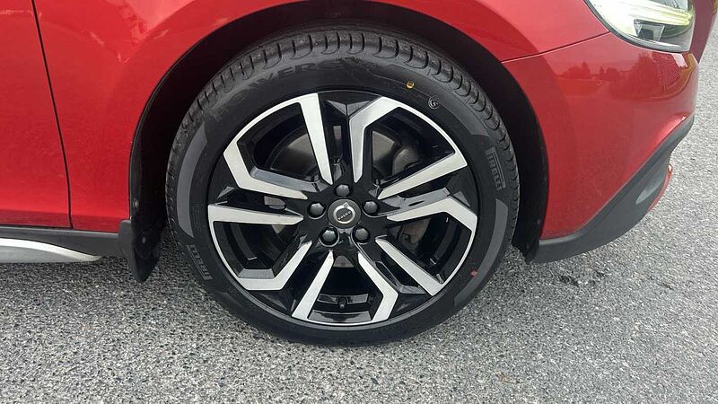 Volvo V40 Cross Country T3 Cross Country Pro (Full Leather, Rear Camera, DAB Radio)