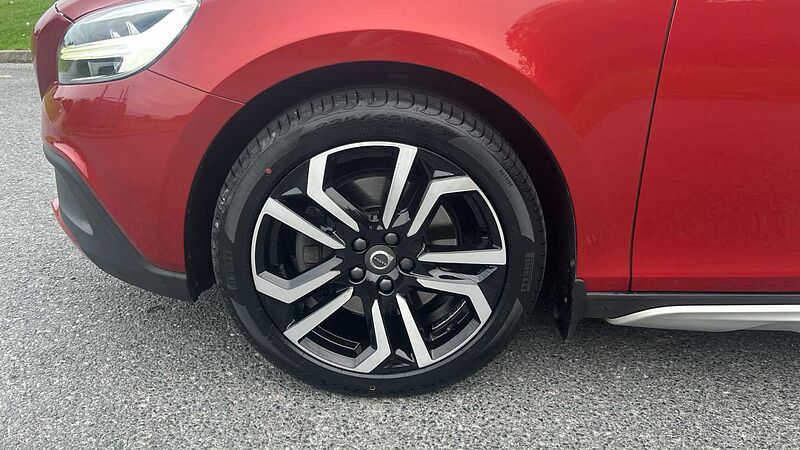 Volvo V40 Cross Country T3 Cross Country Pro (Full Leather, Rear Camera, DAB Radio)