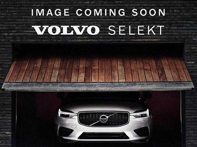 Volvo V40 T2 [122] Momentum Nav Plus 5dr