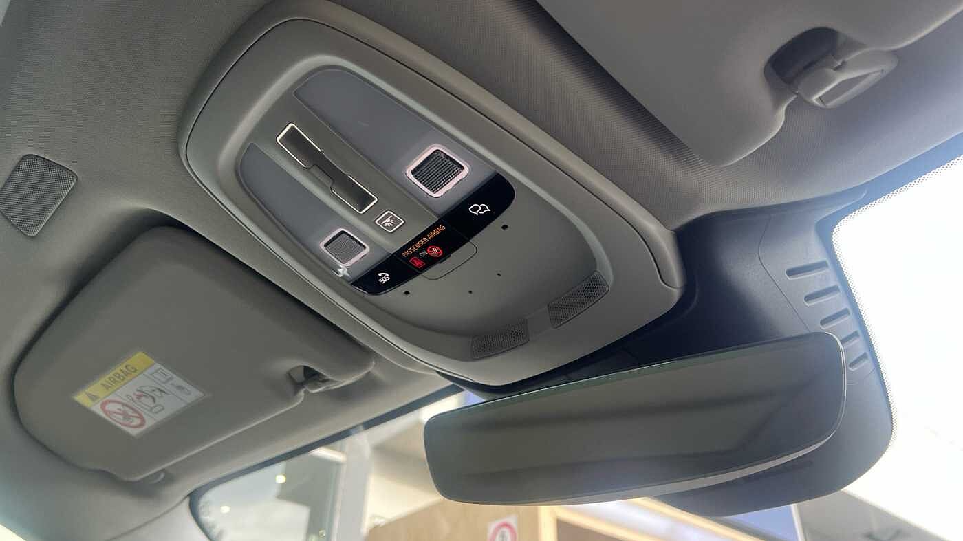 Volvo XC60 Ultra, T8 AWD Plug-in hybrid, Electric/Petrol, Dark (Bowers&Wilkins)