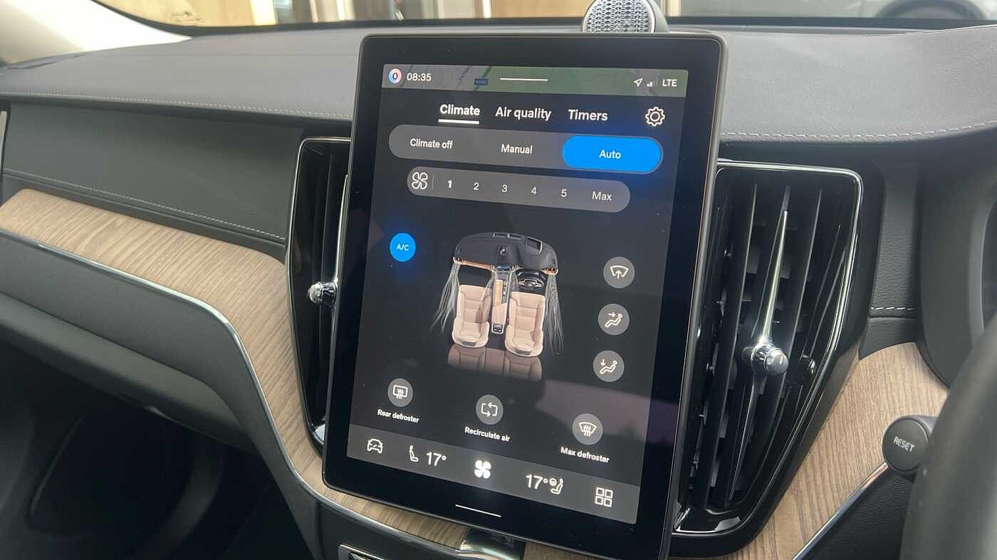 Volvo XC60 Ultra, T8 AWD Plug-in hybrid, Electric/Petrol, Dark (Bowers&Wilkins)