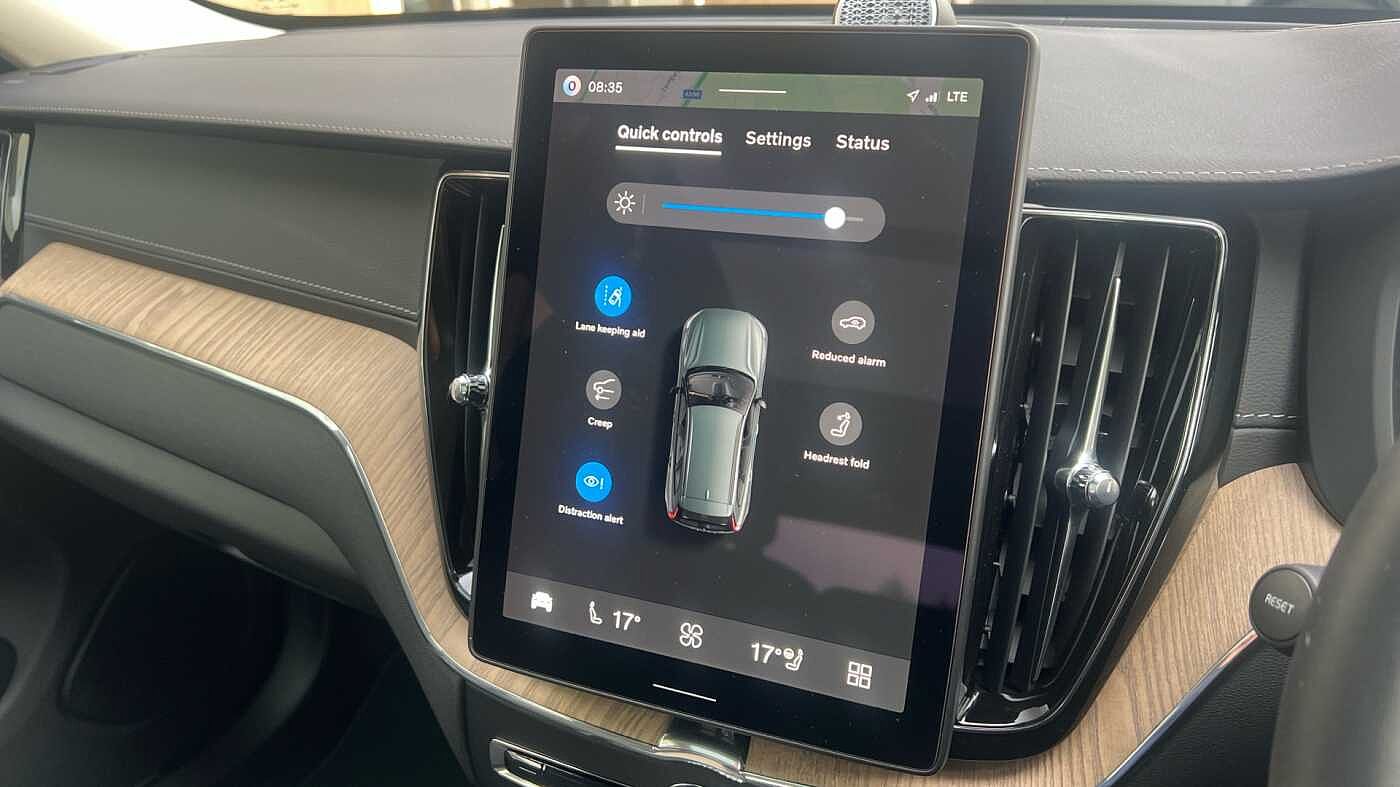 Volvo XC60 Ultra, T8 AWD Plug-in hybrid, Electric/Petrol, Dark (Bowers&Wilkins)