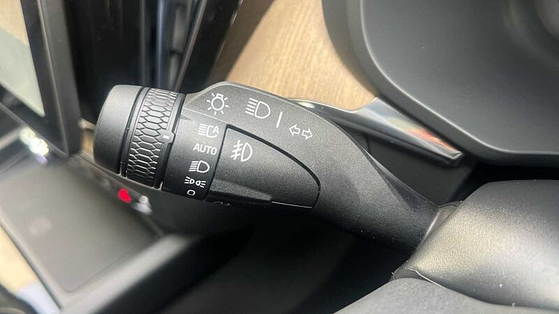 Volvo XC60 Ultra, T8 AWD Plug-in hybrid, Electric/Petrol, Dark (Bowers&Wilkins)
