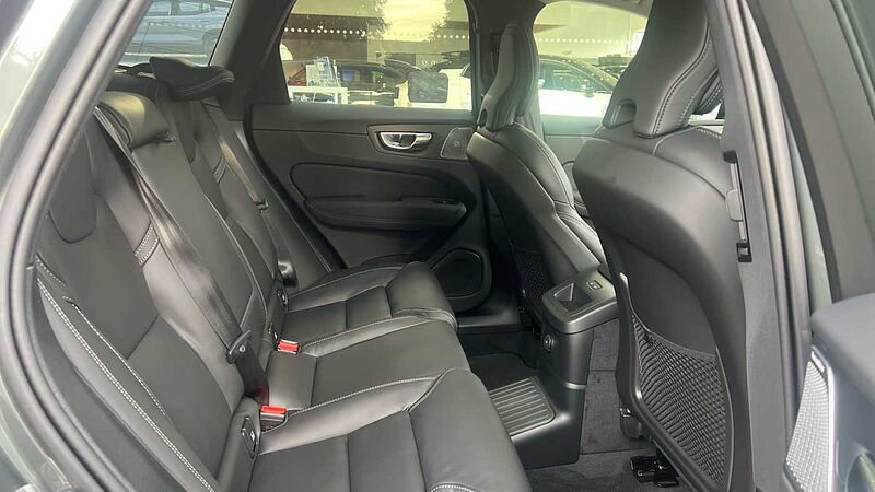 Volvo XC60 Ultra, T8 AWD Plug-in hybrid, Electric/Petrol, Dark (Bowers&Wilkins)