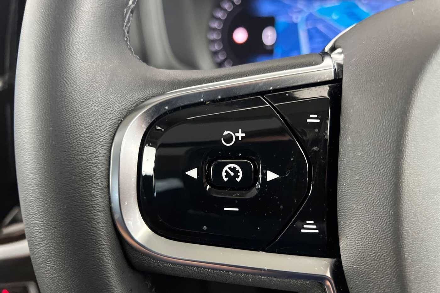 Volvo S60 Recharge Ultimate, T8 AWD Plug-in hybrid, Petrol, Dark