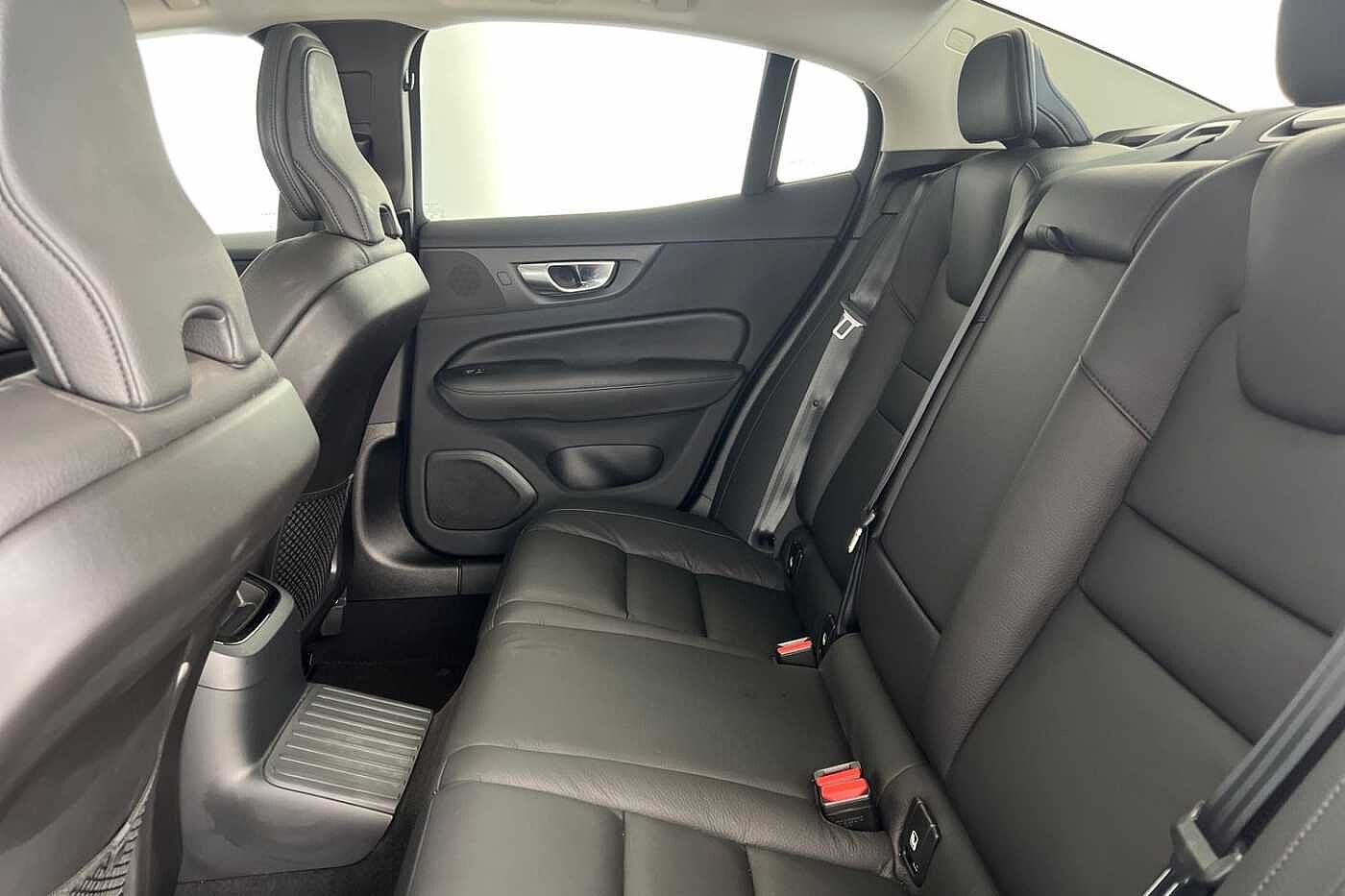 Volvo S60 Recharge Ultimate, T8 AWD Plug-in hybrid, Petrol, Dark