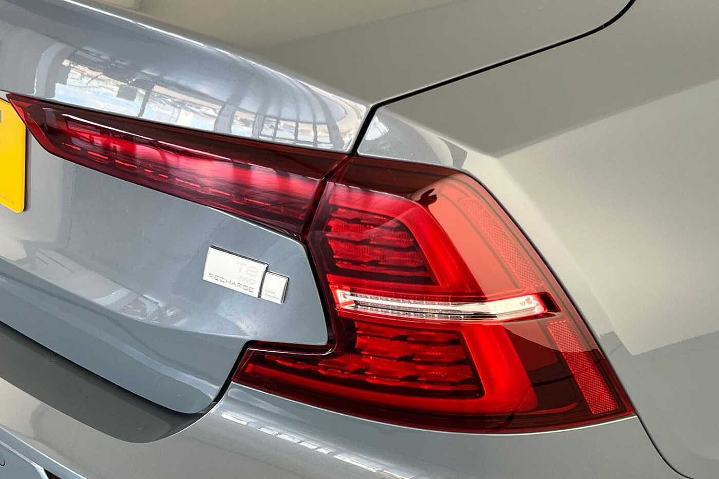 Volvo S60 Recharge Ultimate, T8 AWD Plug-in hybrid, Petrol, Dark