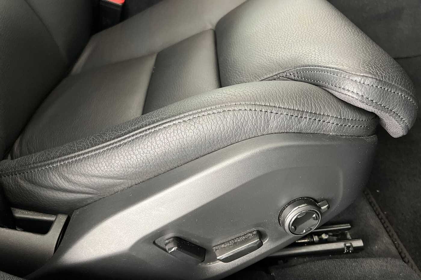Volvo S60 Recharge Ultimate, T8 AWD Plug-in hybrid, Petrol, Dark