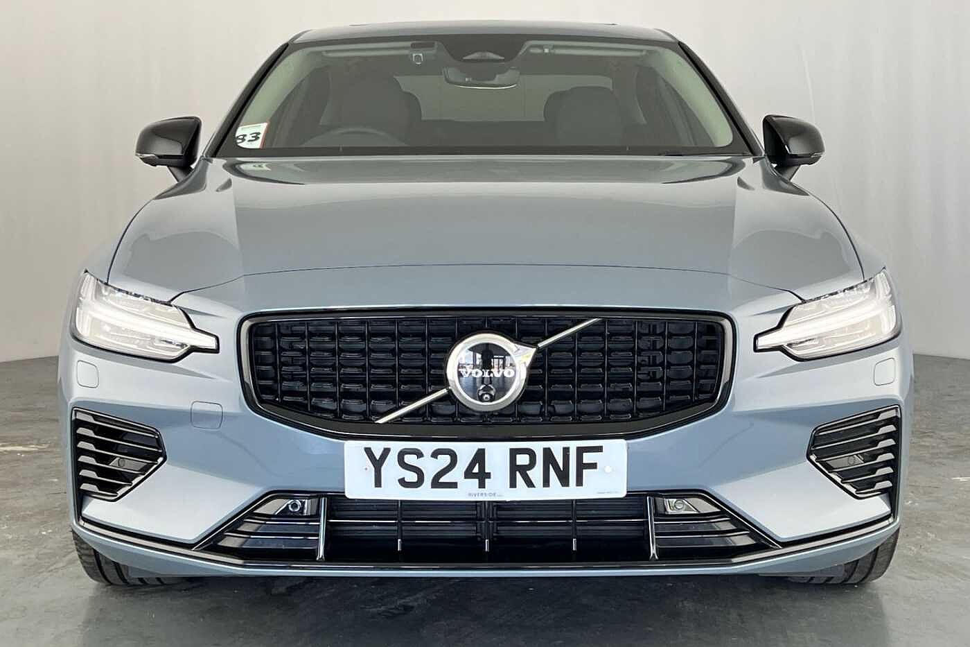 Volvo S60 Recharge Ultimate, T8 AWD Plug-in hybrid, Petrol, Dark