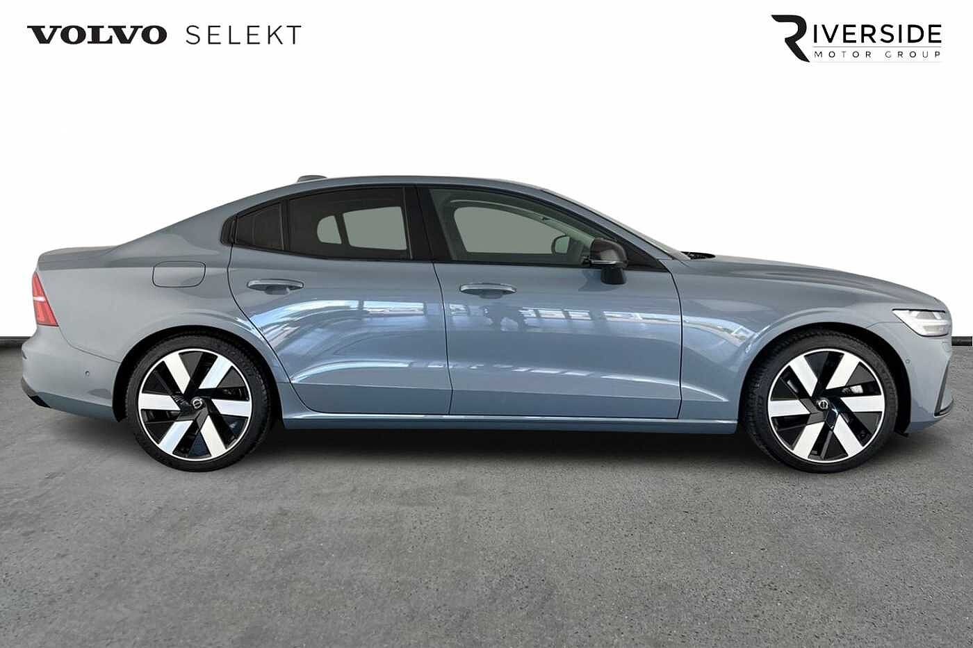 Volvo S60 Recharge Ultimate, T8 AWD Plug-in hybrid, Petrol, Dark