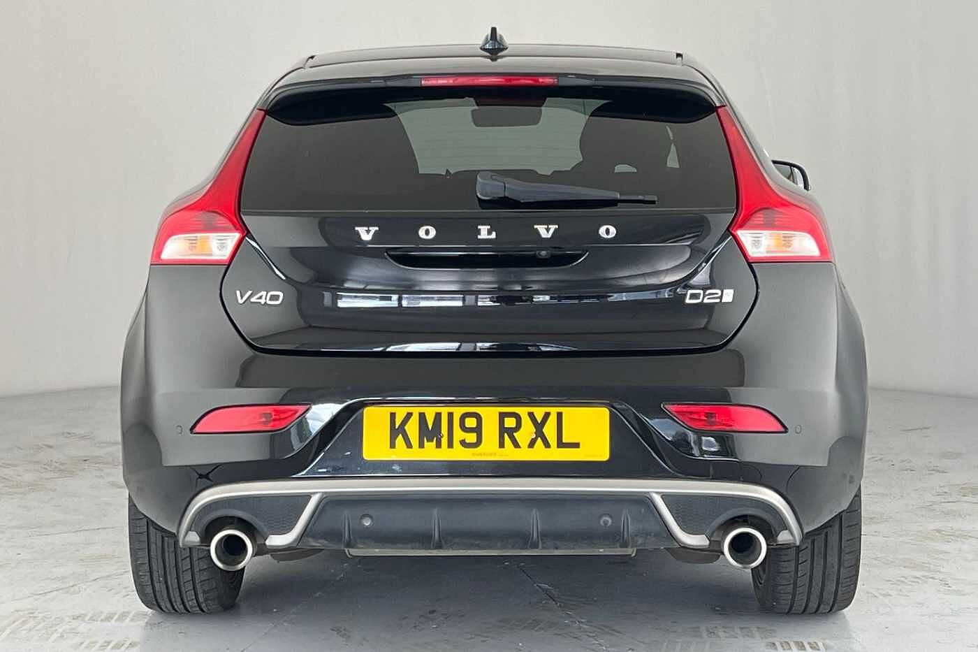 Volvo V40 D2 R-Design Pro Automaticc( Intellisafe Pro | Xenium Pack | Winter Pack )