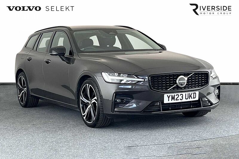 Volvo V60 Plus, B4 mild hybrid, Petrol, Dark