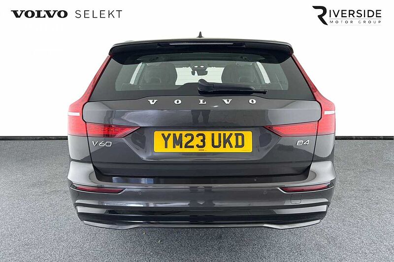 Volvo V60 Plus, B4 mild hybrid, Petrol, Dark