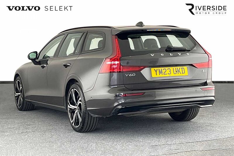 Volvo V60 Plus, B4 mild hybrid, Petrol, Dark