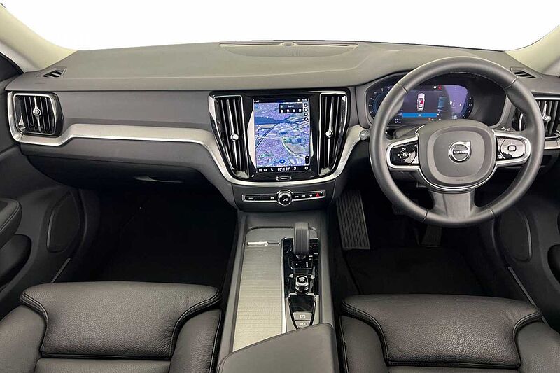 Volvo V60 Plus, B4 mild hybrid, Petrol, Dark