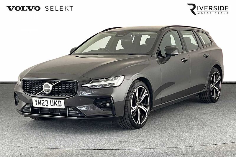 Volvo V60 Plus, B4 mild hybrid, Petrol, Dark