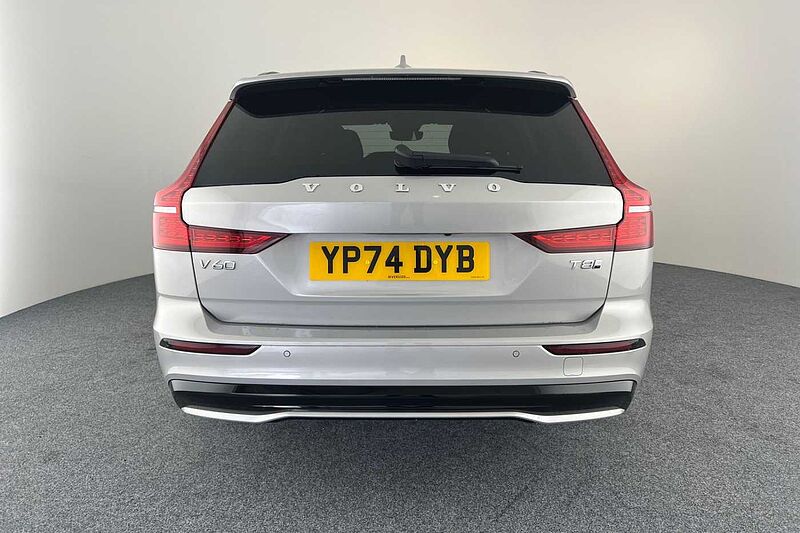 Volvo V60 Ultra, T8 AWD Plug-in hybrid, Electric/Petrol, Dark (Sunroof: 360 camera)