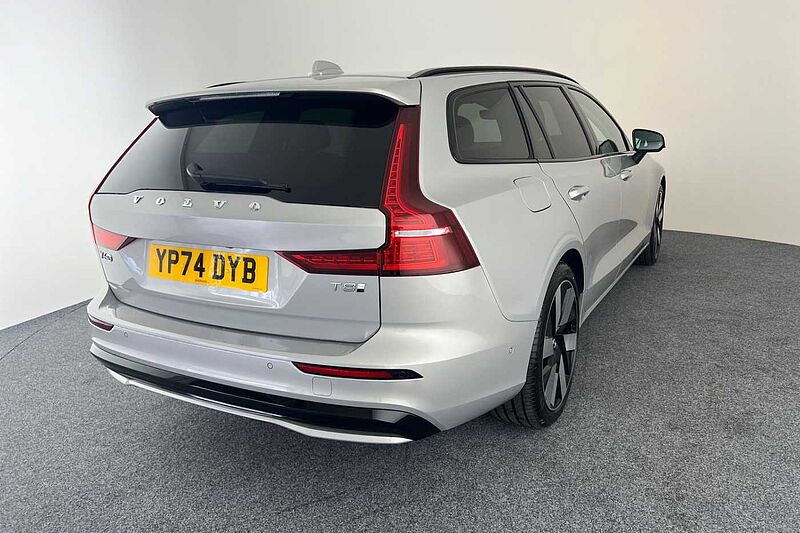 Volvo V60 Ultra, T8 AWD Plug-in hybrid, Electric/Petrol, Dark (Sunroof: 360 camera)