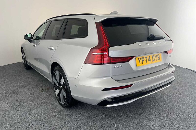 Volvo V60 Ultra, T8 AWD Plug-in hybrid, Electric/Petrol, Dark (Sunroof: 360 camera)