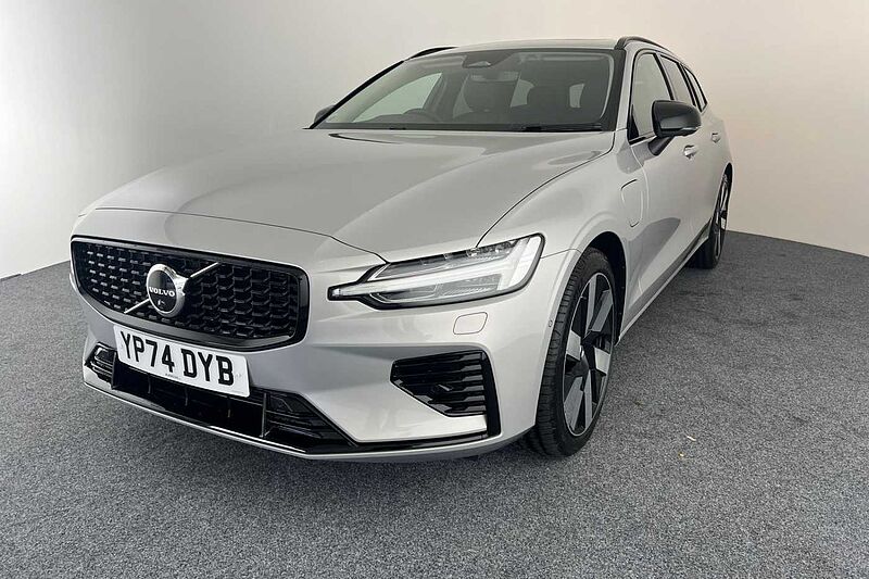 Volvo V60 Ultra, T8 AWD Plug-in hybrid, Electric/Petrol, Dark (Sunroof: 360 camera)