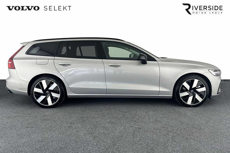 Volvo V60 Ultra, T8 AWD Plug-in hybrid, Electric/Petrol, Dark (Sunroof: 360 camera)