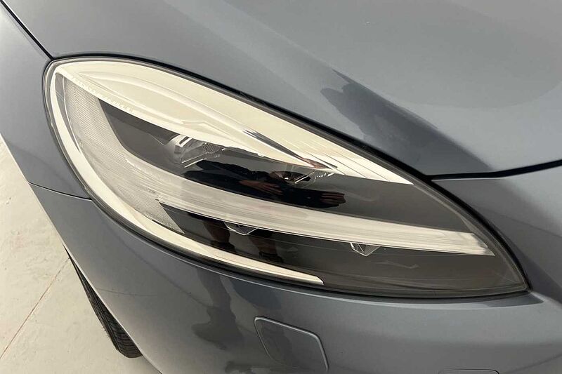 Volvo V40 Cross Country T3 Pro Automatic (Winter Pack)