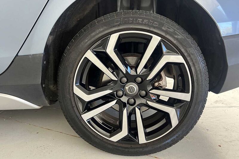 Volvo V40 Cross Country T3 Pro Automatic (Winter Pack)