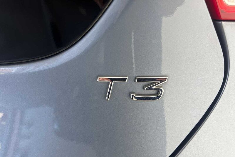 Volvo V40 Cross Country T3 Pro Automatic (Winter Pack)