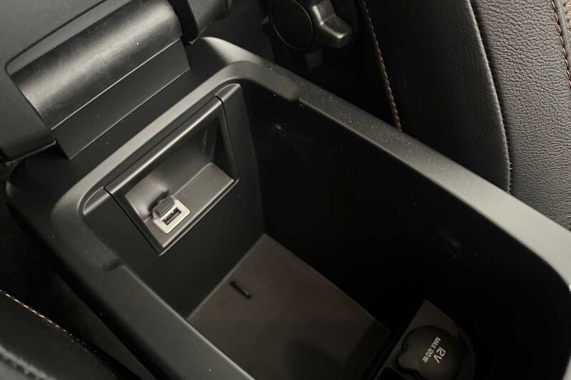Volvo V40 Cross Country T3 Pro Automatic (Winter Pack)