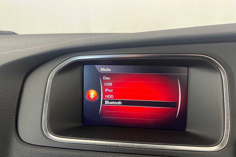Volvo V40 Cross Country T3 Pro Automatic (Winter Pack)